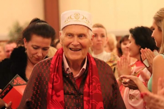 Bert Hellinger in 2015 op zijn 90ste verjaardag