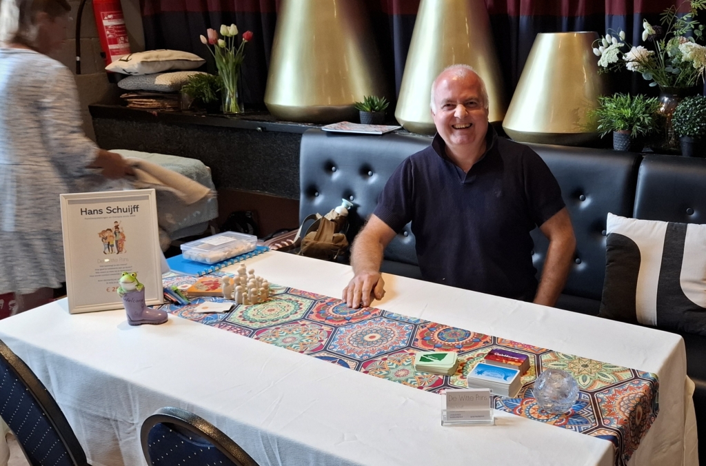 Hans op een beurs in Twijzel op 31 mei 2025